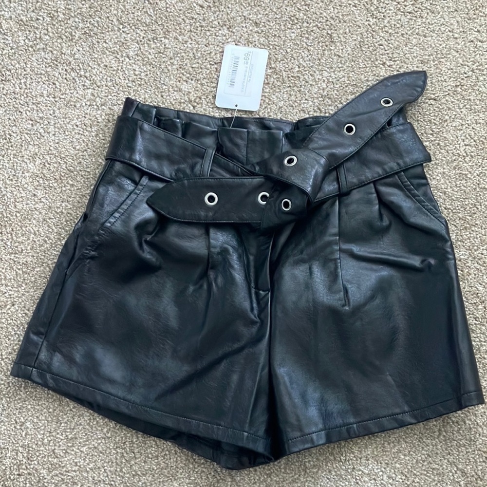 Etiquette PV High Rise Belted‎ Faux Leather Shorts Small NWT